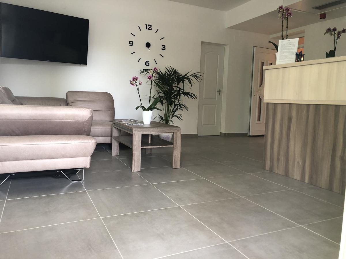 Boro Apartman Tiszafüred المظهر الخارجي الصورة